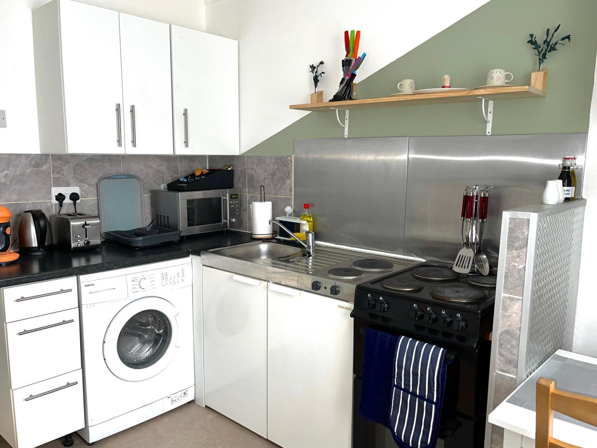 Crescent Apartment - Modern 1 Bedroom First Floor Goodmayes Zewnętrze zdjęcie